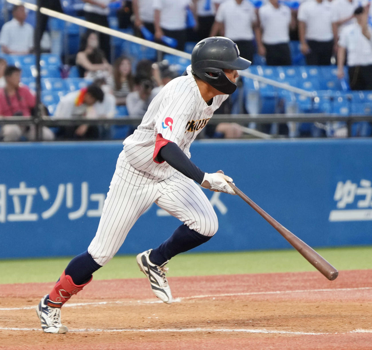 東日本国際大対上武大　4回表東日本国際大無死、黒田は中前打を放つ（撮影・小沢裕）