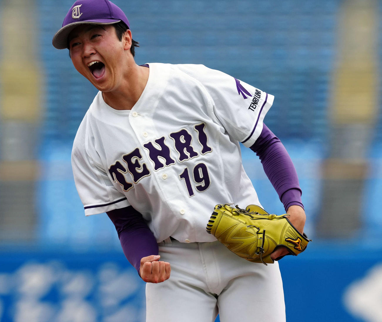 帝京大対天理大　帝京大に勝利しガッツポーズを決める天理大・長尾（撮影・たえ見朱実）