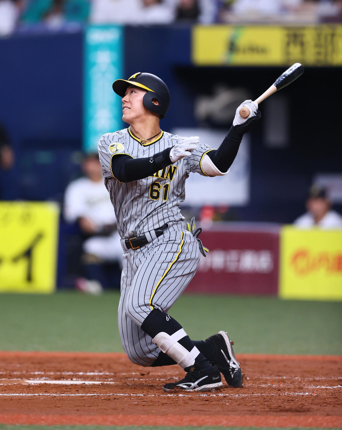 オリックス対阪神　4回表阪神1死一塁、豊田は左二塁打を放つ（撮影・上山淳一）