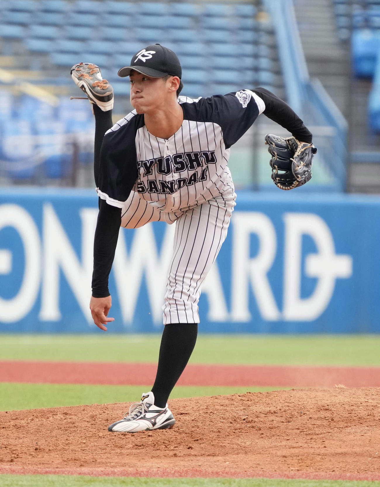 九産大対早大　九産大先発の荒木（撮影・小沢裕）