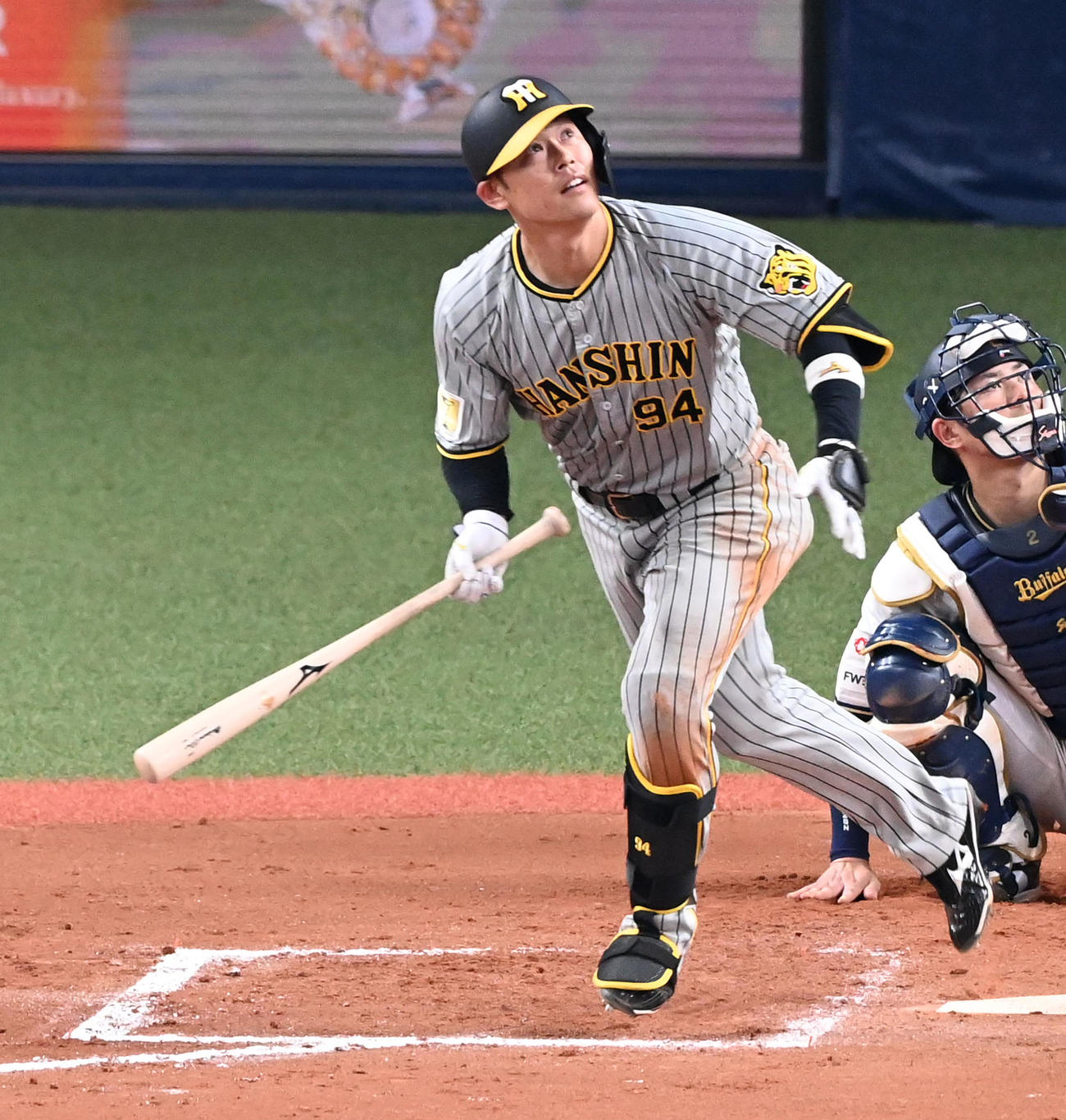 オリックス対阪神　7回表阪神2死、原口は左越え本塁打を放つ（撮影・前岡正明）