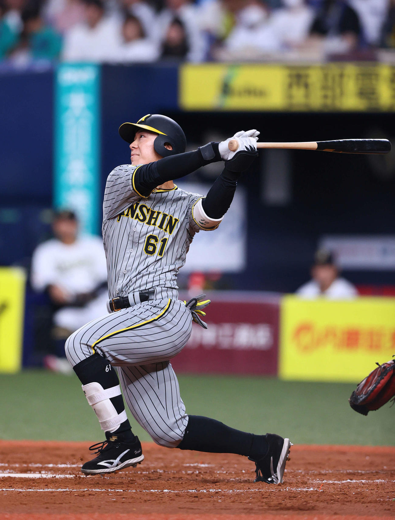 オリックス対阪神　4回表阪神1死一塁、豊田は左二塁打を放つ（撮影・上山淳一）