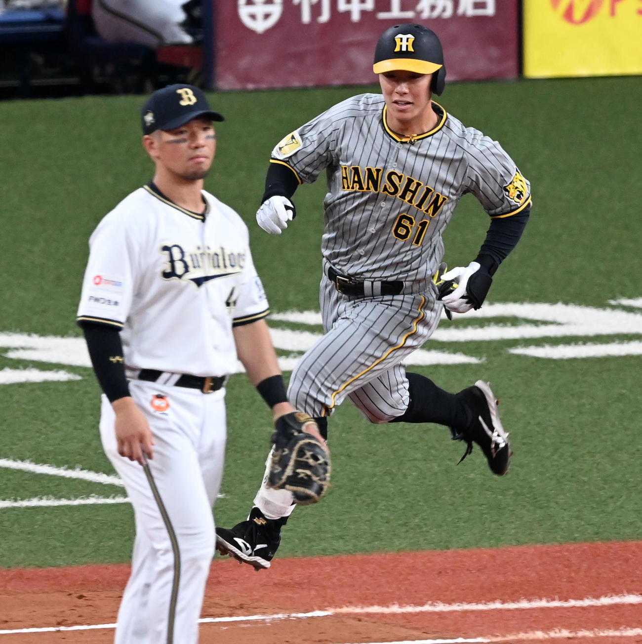 オリックス対阪神　4回表阪神1死一塁、豊田は左二塁打を放つ（撮影・前岡正明）
