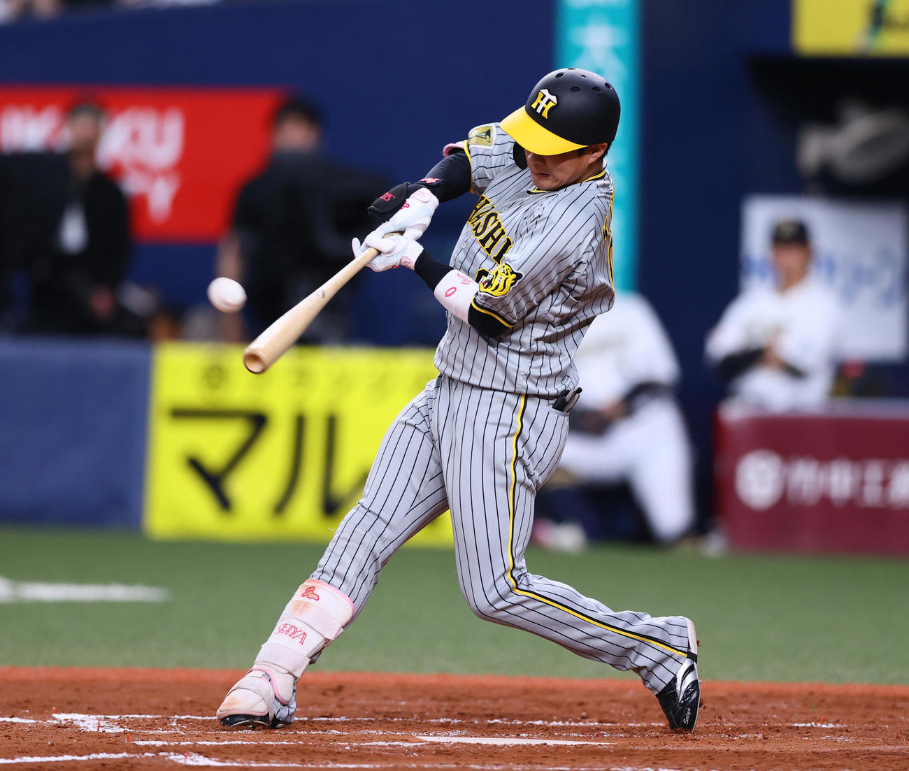 オリックス対阪神　4回表阪神1死一、三塁、木浪は右適時二塁打を放つ（撮影・上山淳一）