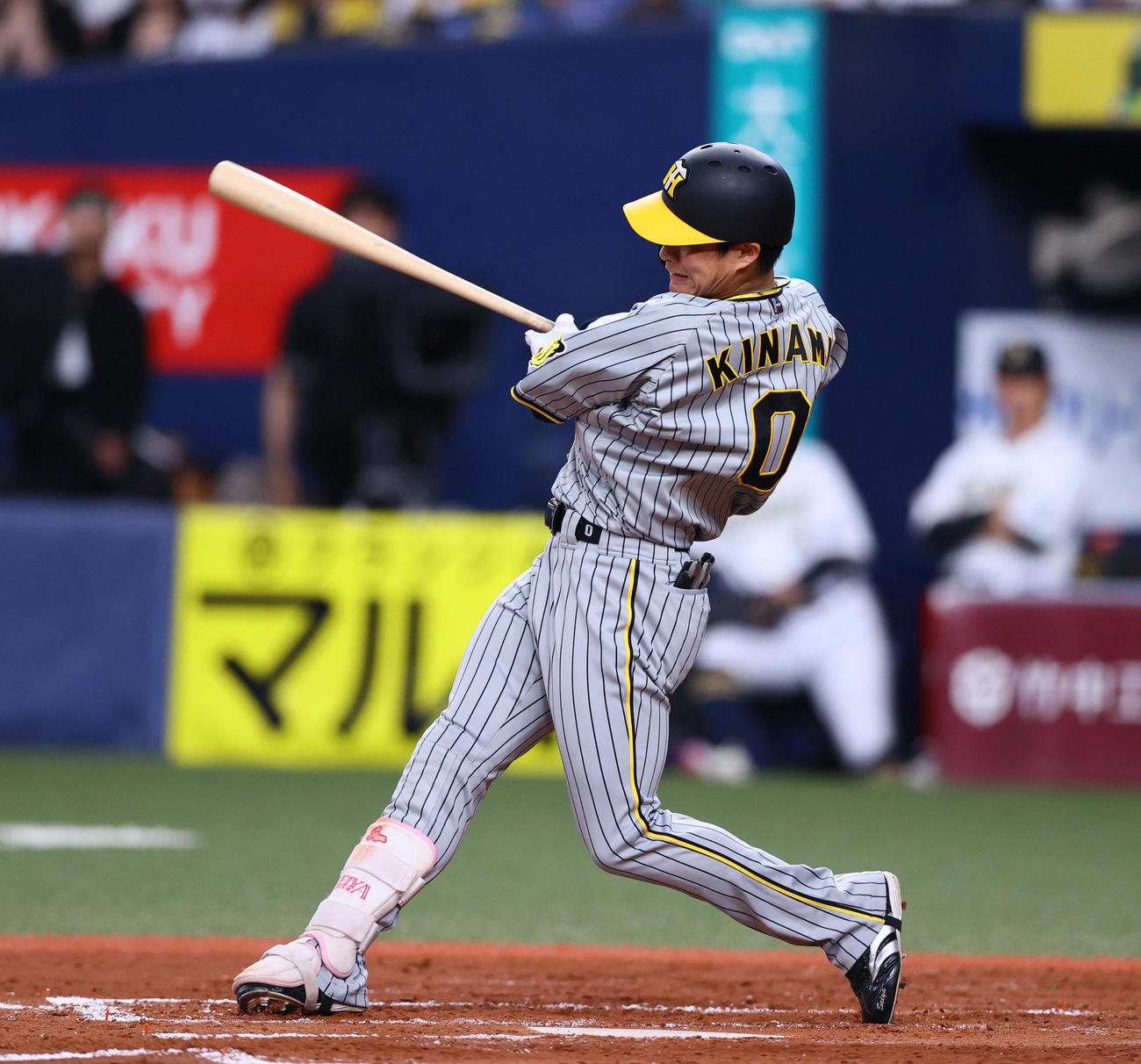 オリックス対阪神　4回表阪神1死一、三塁、木浪は右適時二塁打を放つ（撮影・上山淳一）