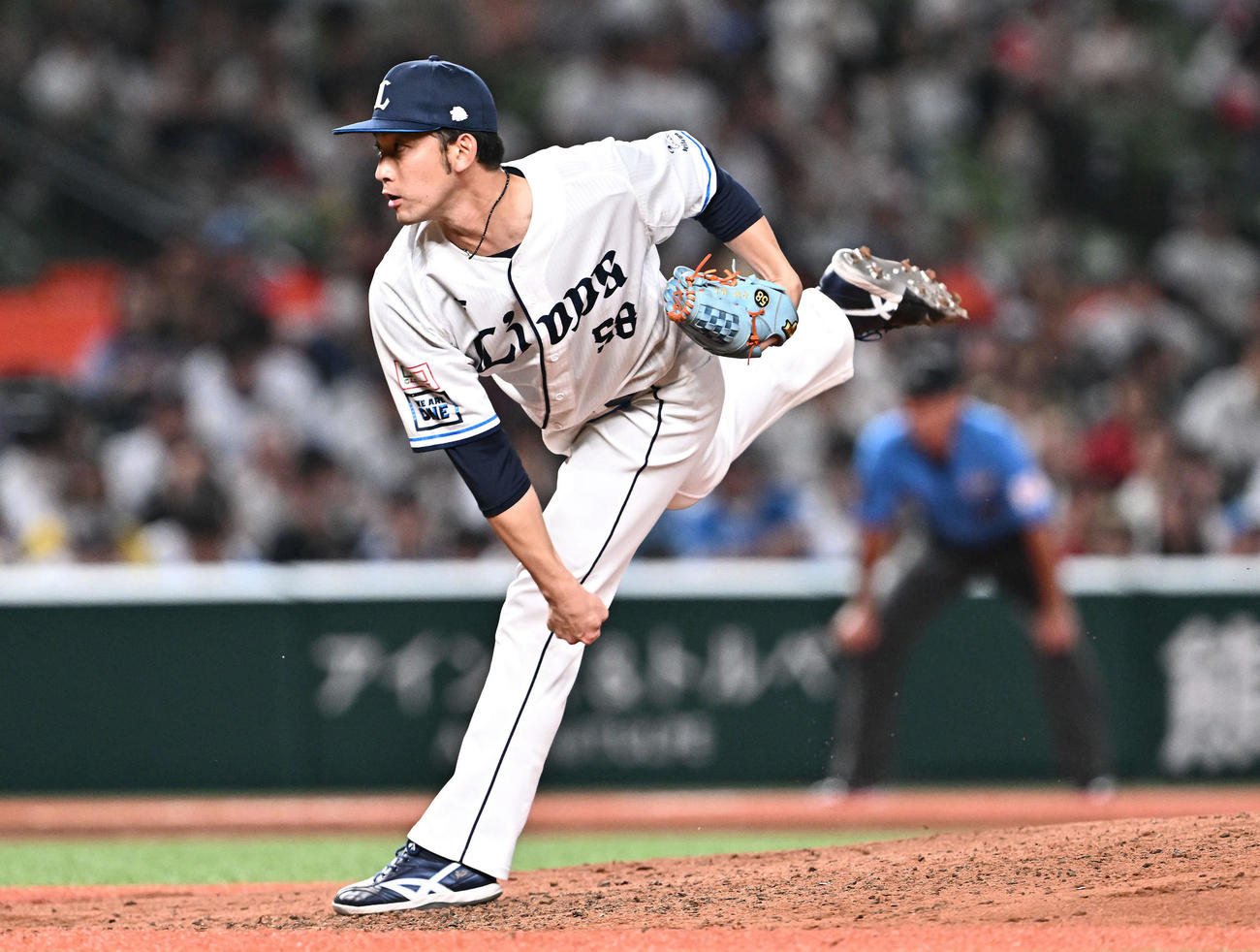 西武対広島　9回表、西武5番手で登板する中村祐（撮影・滝沢徹郎）