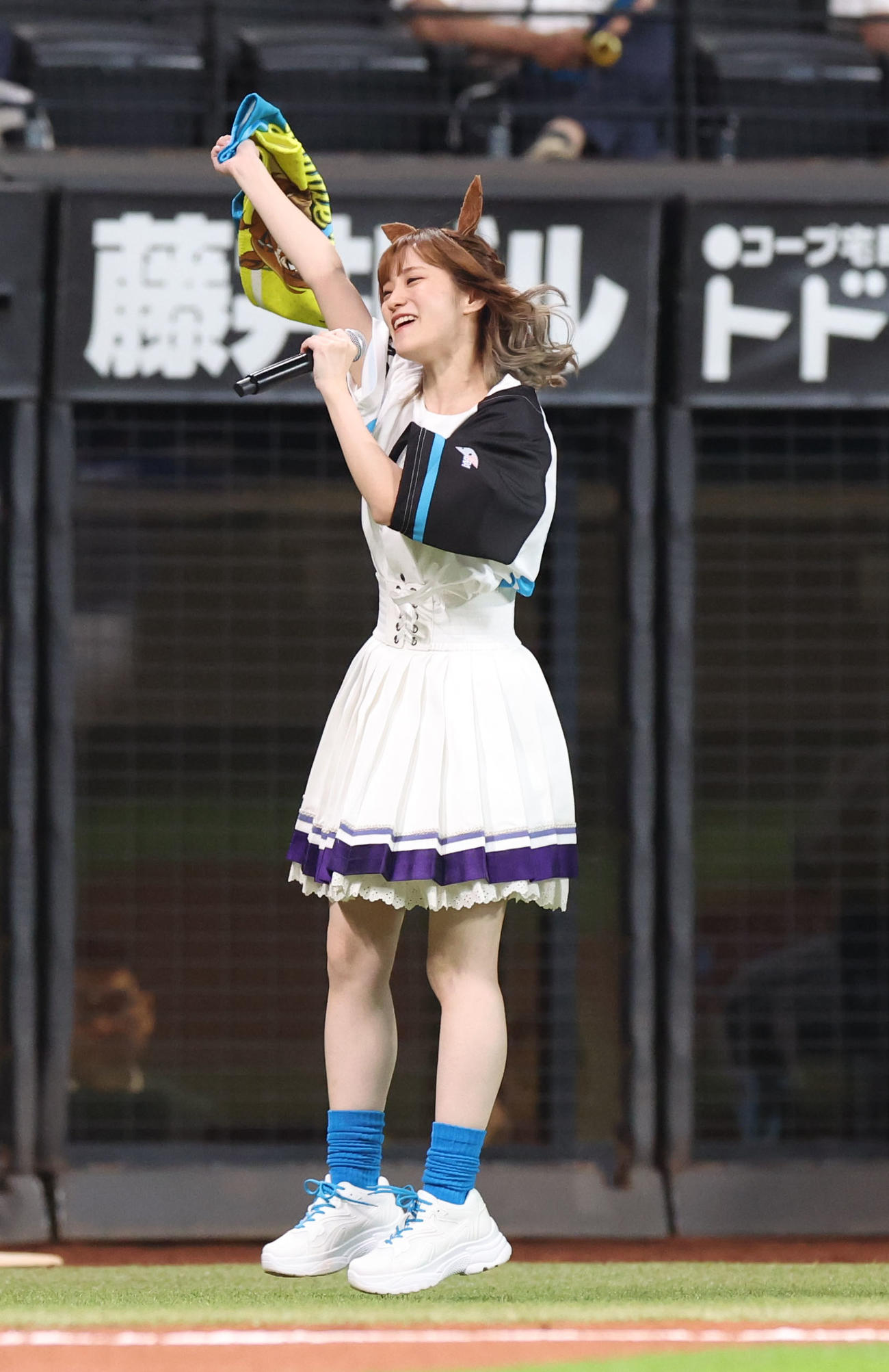 日本ハム対中日　球場を盛り上げる声優の藤本侑里（撮影・佐藤翔太）