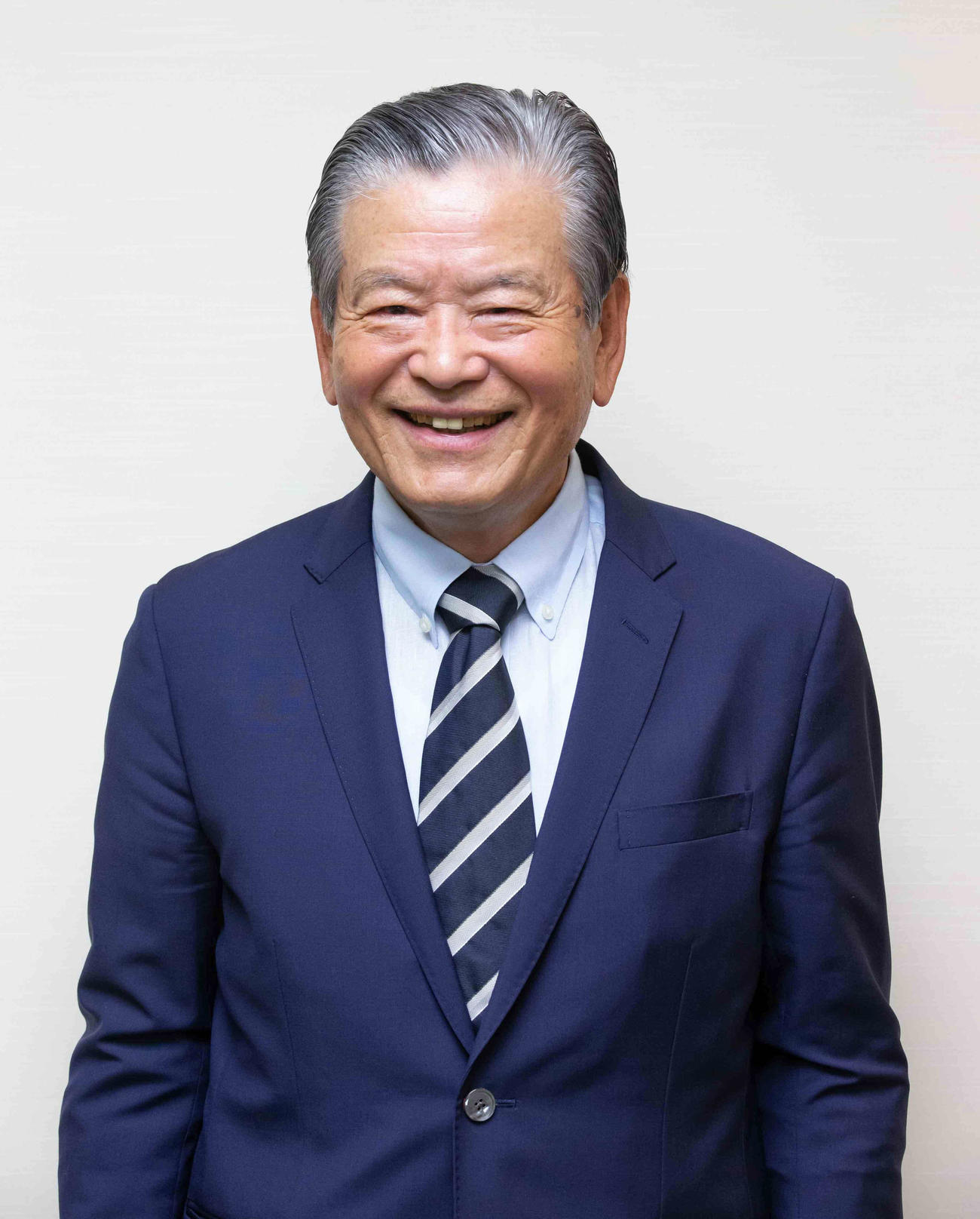 6月28日のロッテ－オリックス戦（ZOZOマリン）で始球式を務める川淵三郎（球団提供）