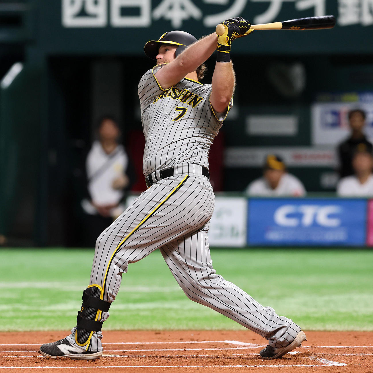 ソフトバンク対阪神　1回表阪神2死、ノイジーは左二塁打を放つ（撮影・加藤哉）
