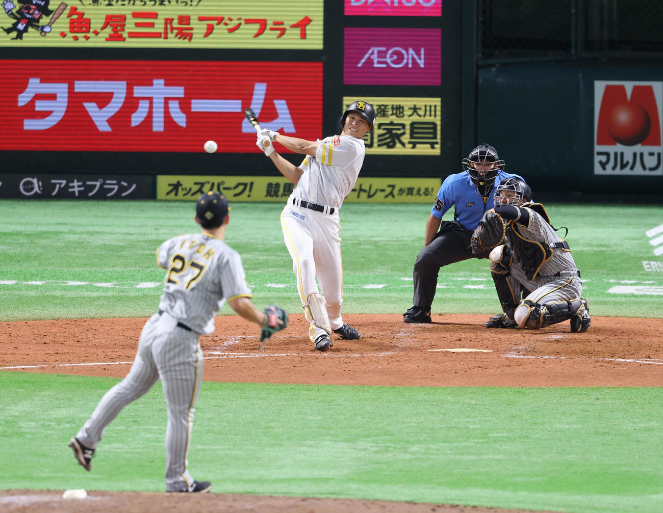 ソフトバンク対阪神　5回裏ソフトバンク2死、笹川は中前安打を放つ（撮影・梅根麻紀）