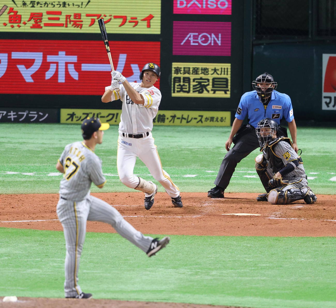ソフトバンク対阪神　5回裏ソフトバンク2死、笹川は中前安打を放つ（撮影・梅根麻紀）