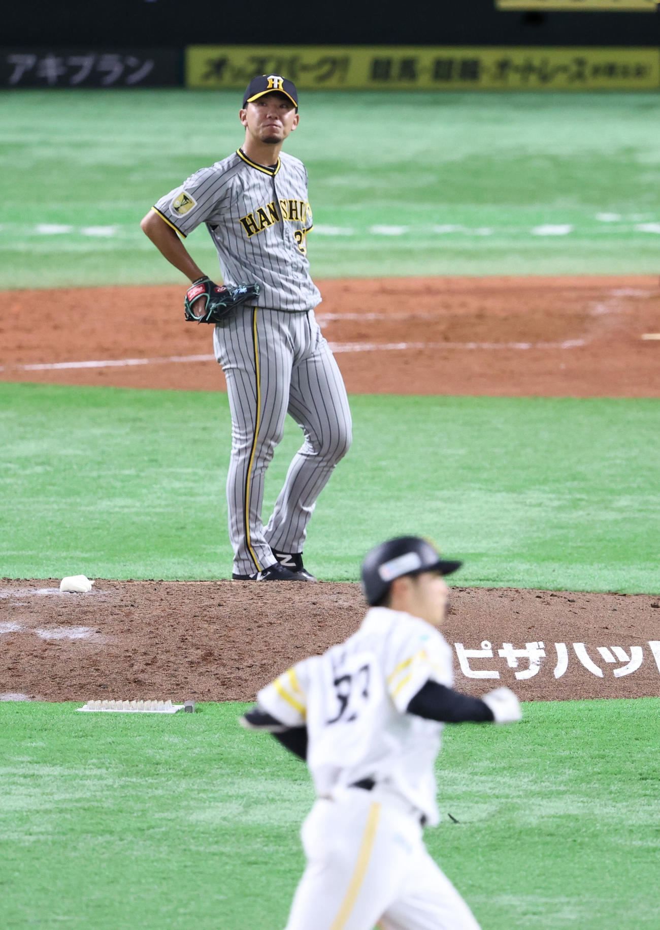 ソフトバンク対阪神　5回裏ソフトバンク2死二塁、広瀬に左越え先制2点本塁打を浴びた伊藤将（撮影・梅根麻紀）