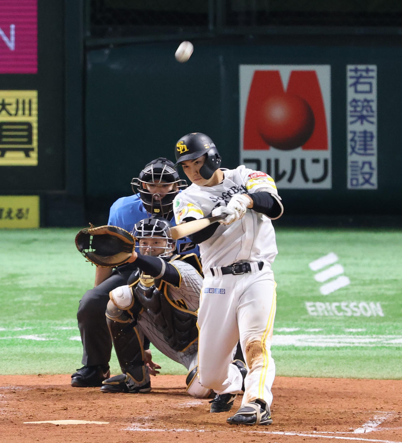 ソフトバンク対阪神　5回裏ソフトバンク2死二塁、広瀬は左越えに先制2点本塁打を放つ（撮影・梅根麻紀）