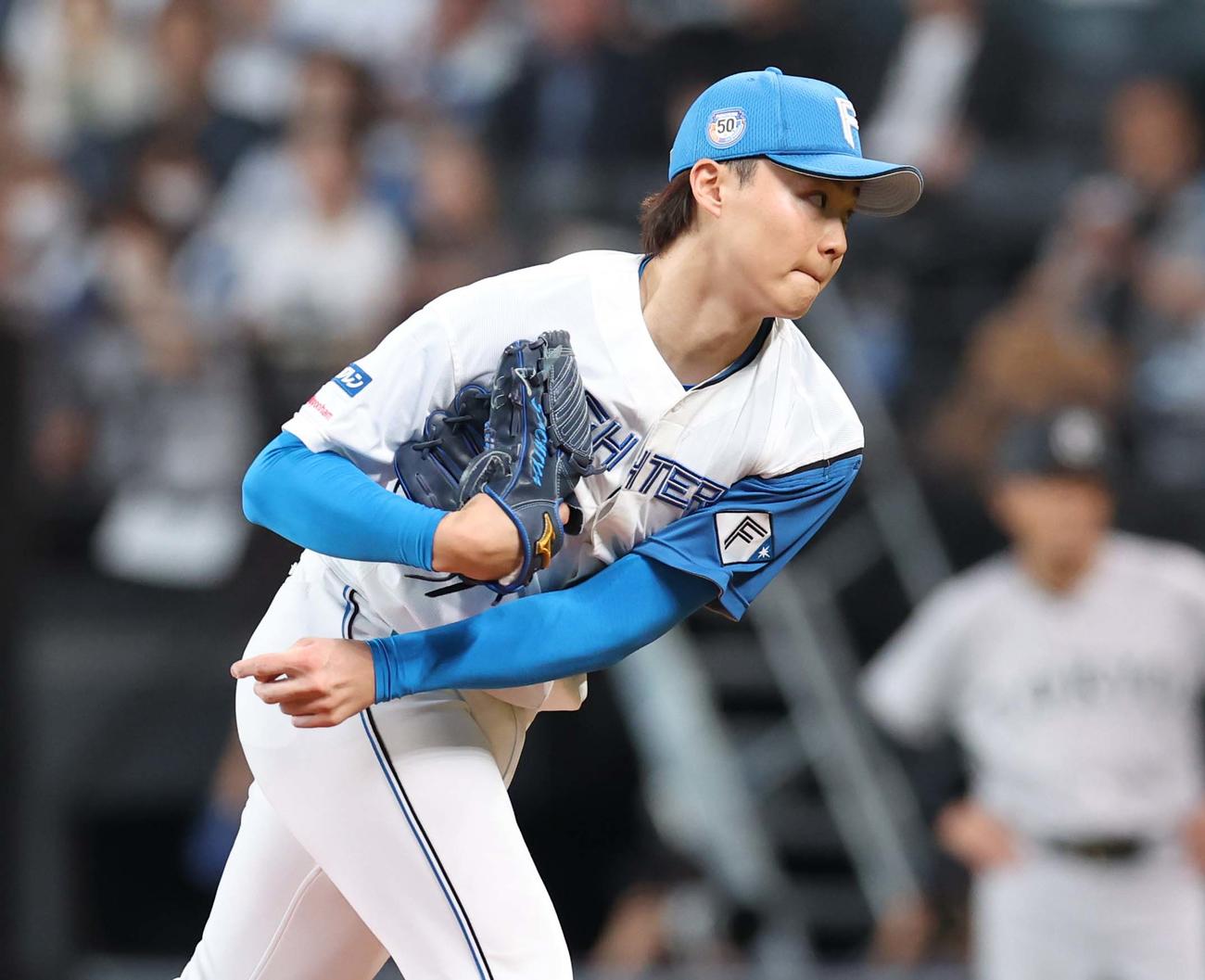 日本ハム対巨人　日本ハム先発の山崎（撮影・黒川智章）