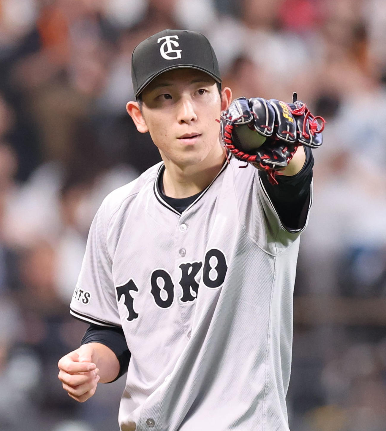 日本ハム対巨人　3回裏日本ハム無死、伏見を三振にとる戸郷（撮影・佐藤翔太）