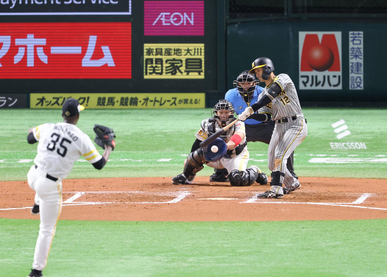 ソフトバンク対阪神　7回表阪神1死、坂本は見逃しの三振（撮影・梅根麻紀）