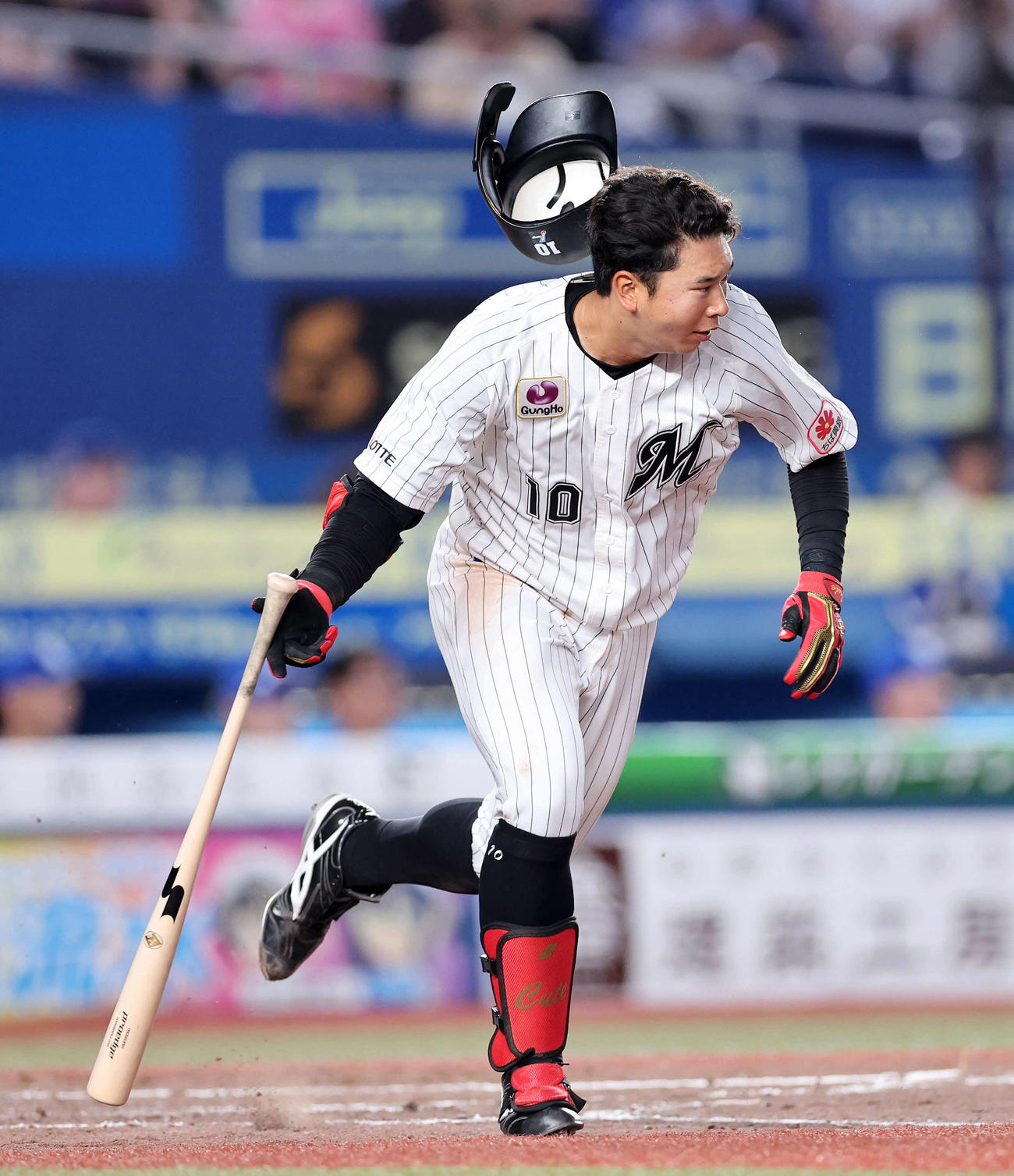 ロッテ対中日　4回裏ロッテ1死、上田は中前打を放つ（撮影・鈴木正人）