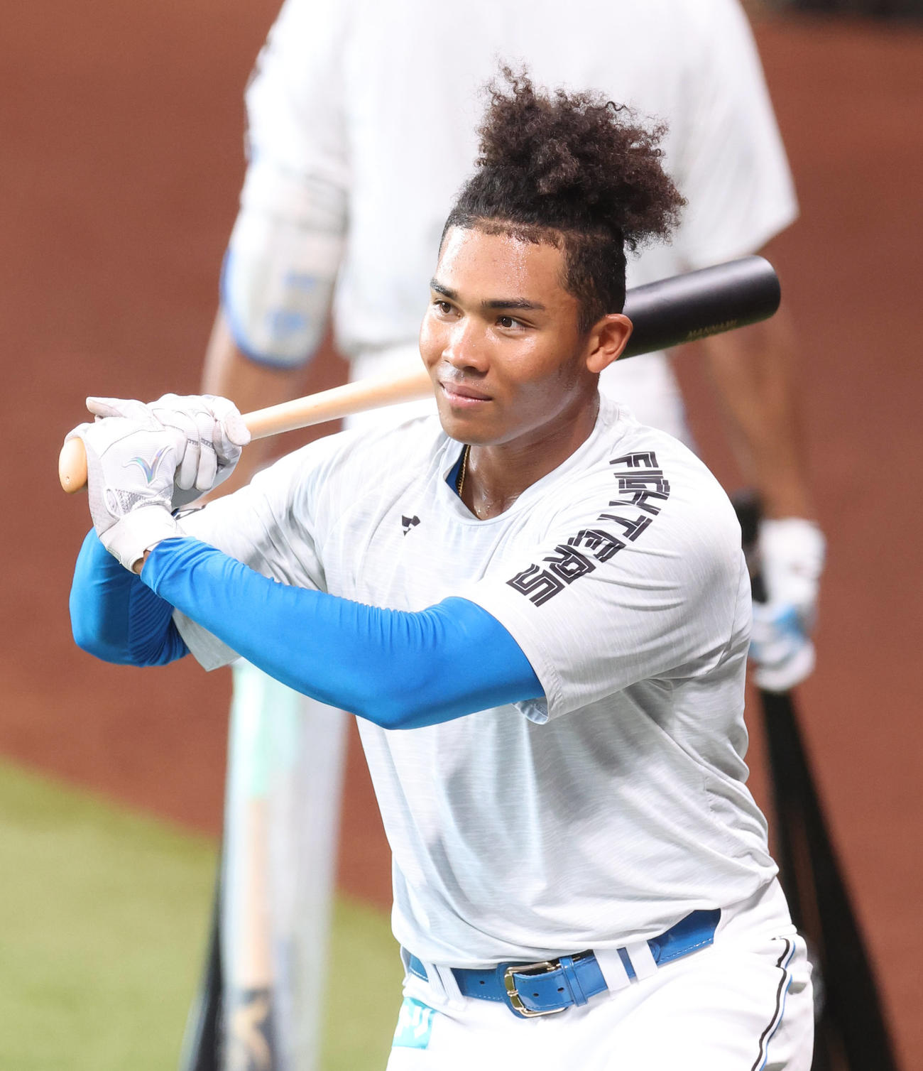 パイナップルヘアーの日本ハム水谷（撮影・佐藤翔太）