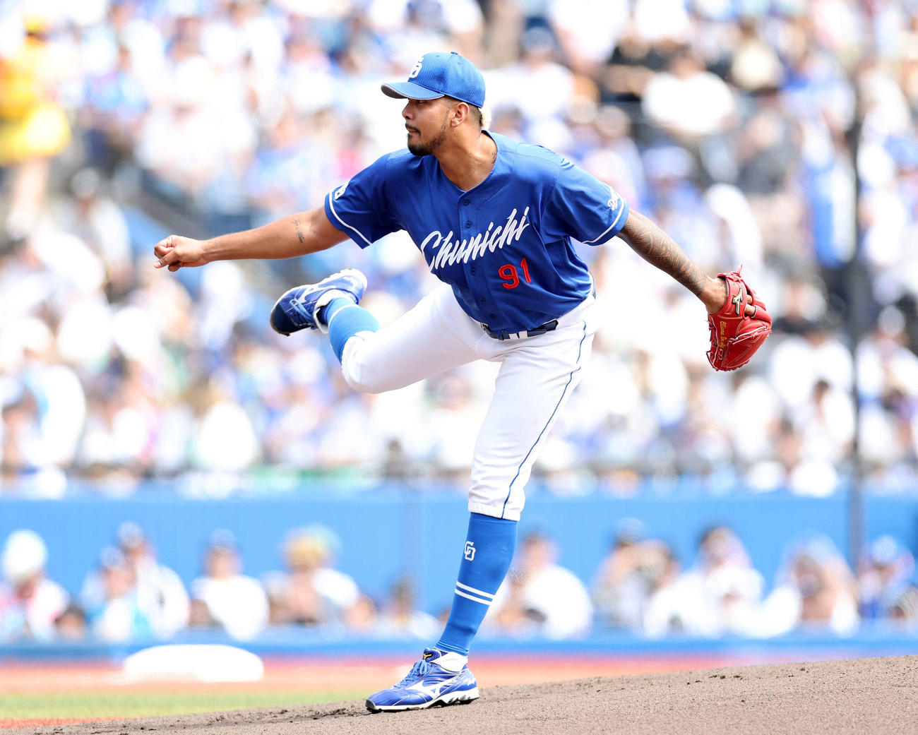 ロッテ対中日　力投する中日先発のメヒア（撮影・鈴木正人）