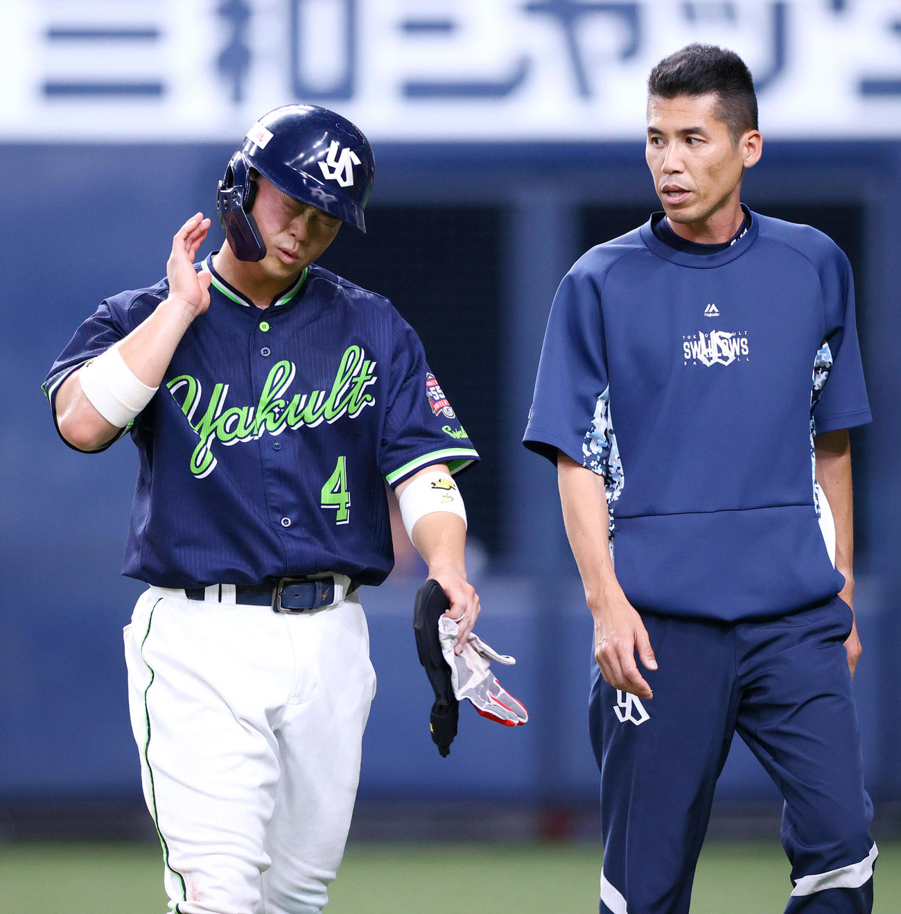 14日のオリックス戦で死球を受け、一塁へ向かうも交代する丸山和