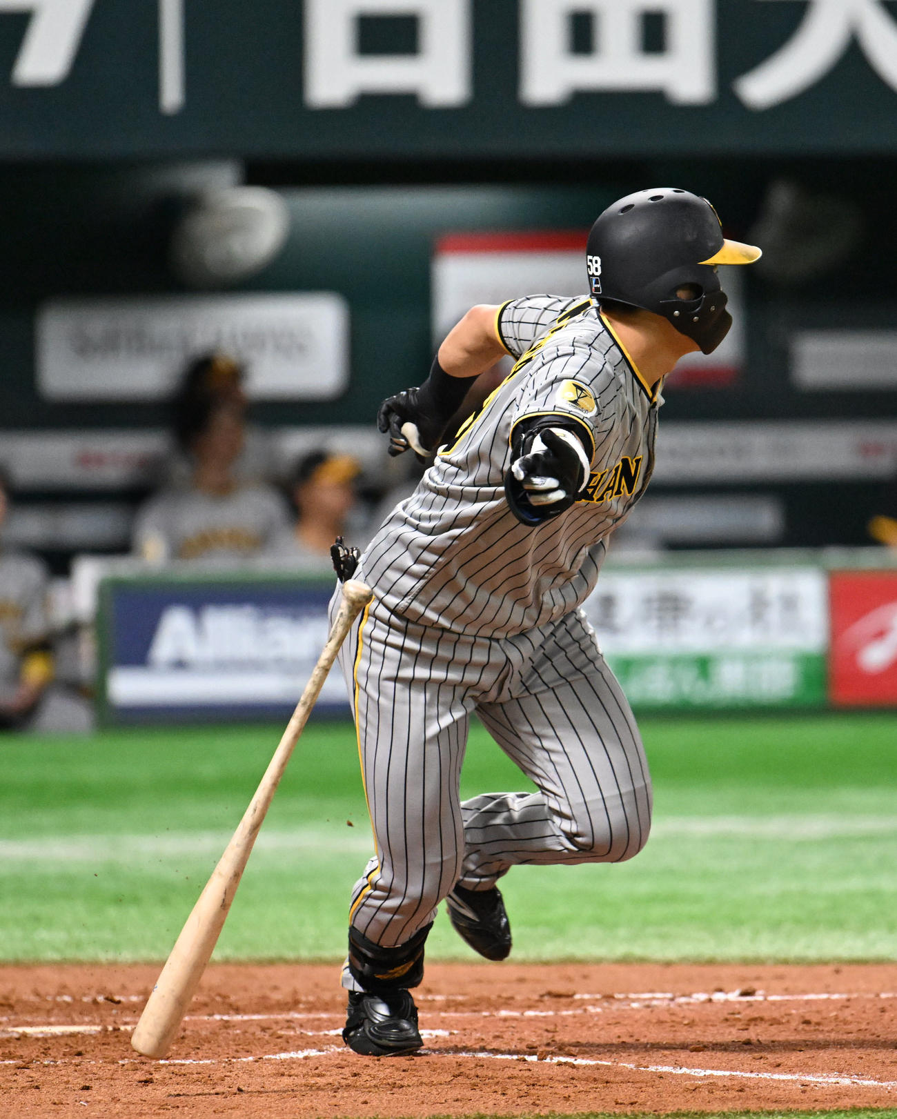 ソフトバンク対阪神　4回表阪神2死、前川は左前に安打を放つ（撮影・林敢治）