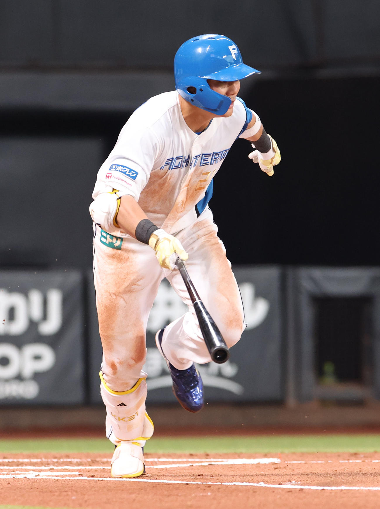 日本ハム対巨人　1回裏日本ハム1死一、二塁、清宮は併殺打に終わる（撮影・佐藤翔太）