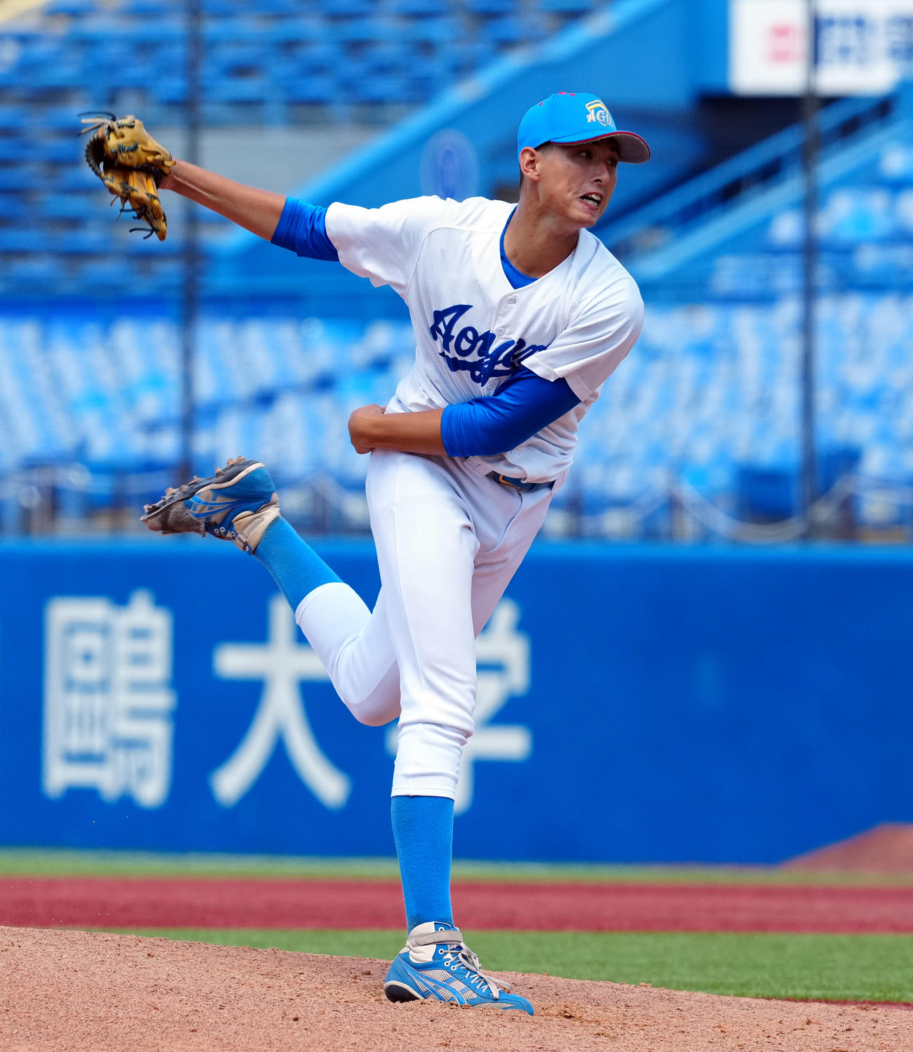 青学大対早大　4回途中からマウンドに上がった青学大のヴァデルナ（撮影・たえ見朱実）
