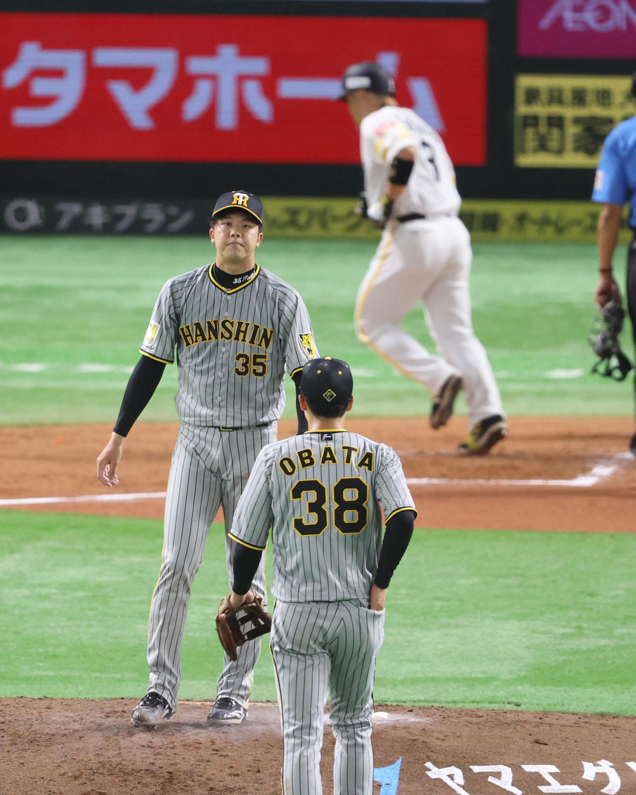 ソフトバンク対阪神　7回裏ソフトバンク無死、近藤に右越え本塁打を浴びた才木（撮影・梅根麻紀）