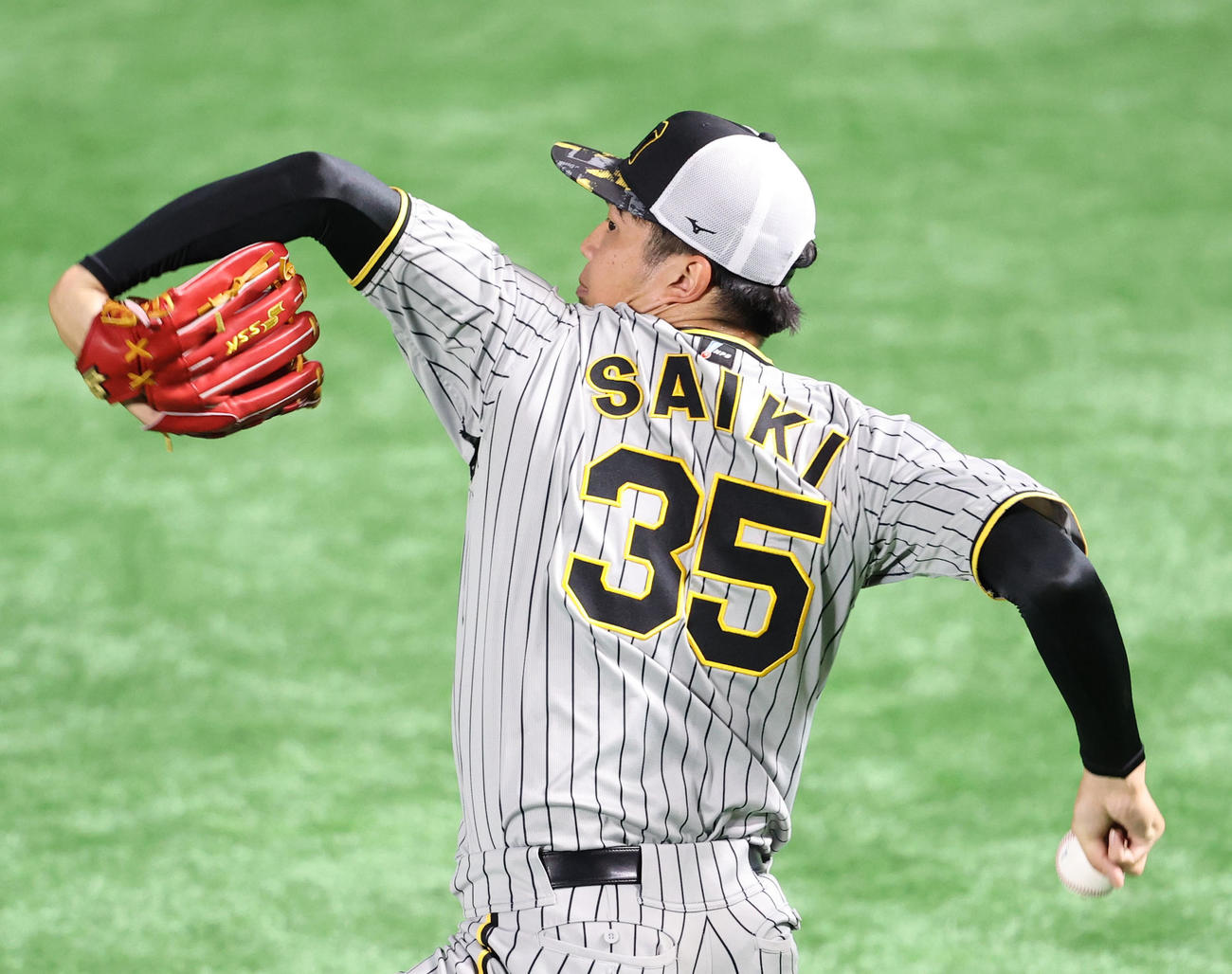 ソフトバンク対阪神　キャッチボールで調整する才木（撮影・梅根麻紀）