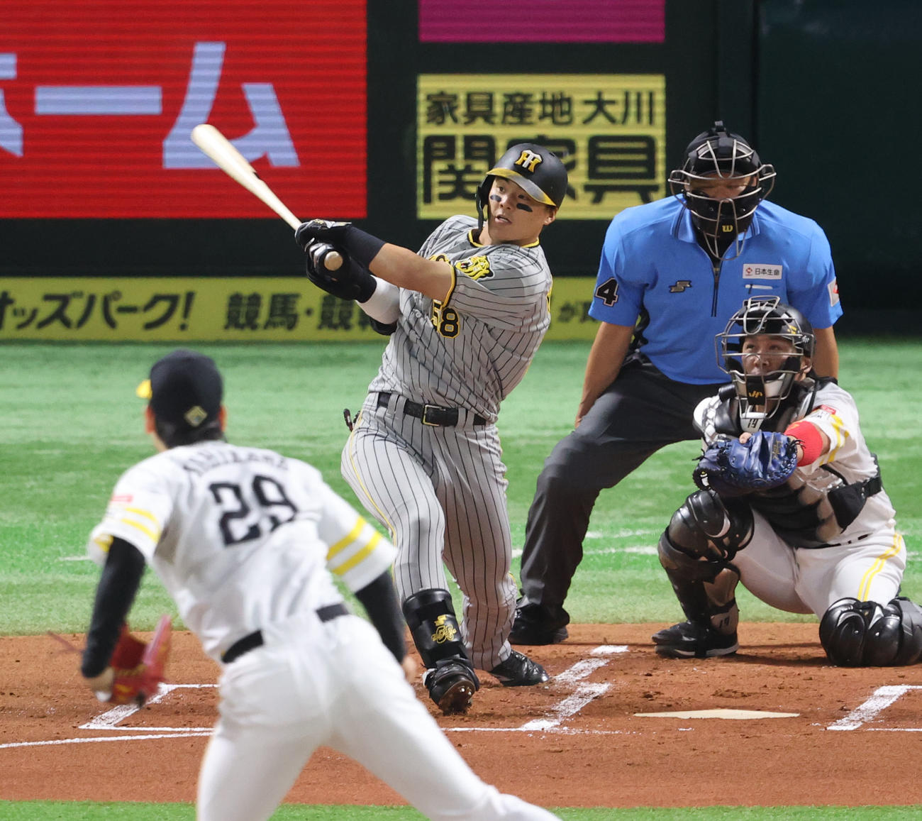 ソフトバンク対阪神　1回表阪神1死満塁、前川は右越えに先制となる満塁本塁打を放つ（撮影・梅根麻紀）