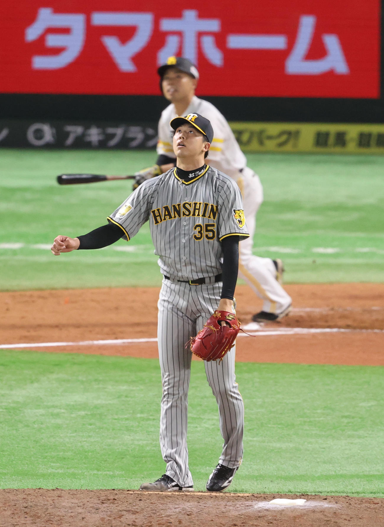 ソフトバンク対阪神　7回裏ソフトバンク無死、近藤に右越え本塁打を浴びた才木（撮影・梅根麻紀）