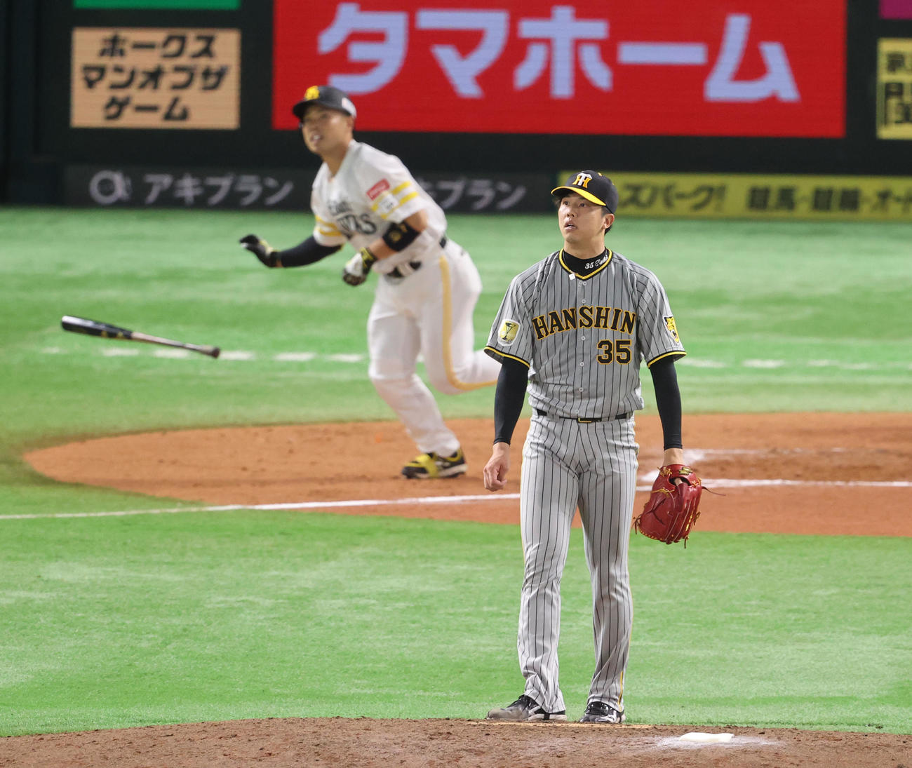 ソフトバンク対阪神　7回裏ソフトバンク無死、近藤に右越え本塁打を浴びた才木（撮影・梅根麻紀）