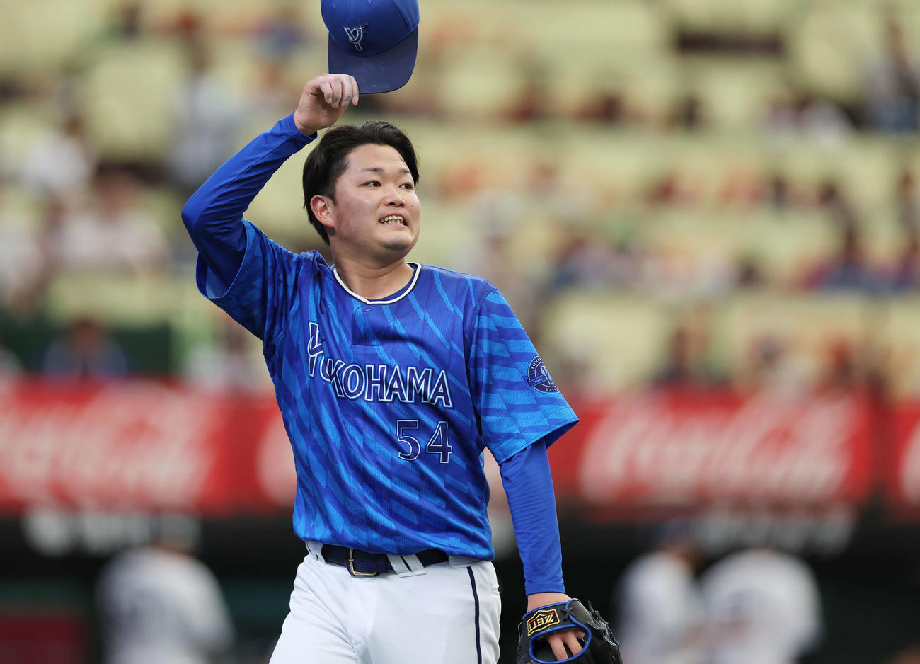 西武対DeNA 8回裏を無失点に抑えたDeNA石田裕（撮影・宮地輝）