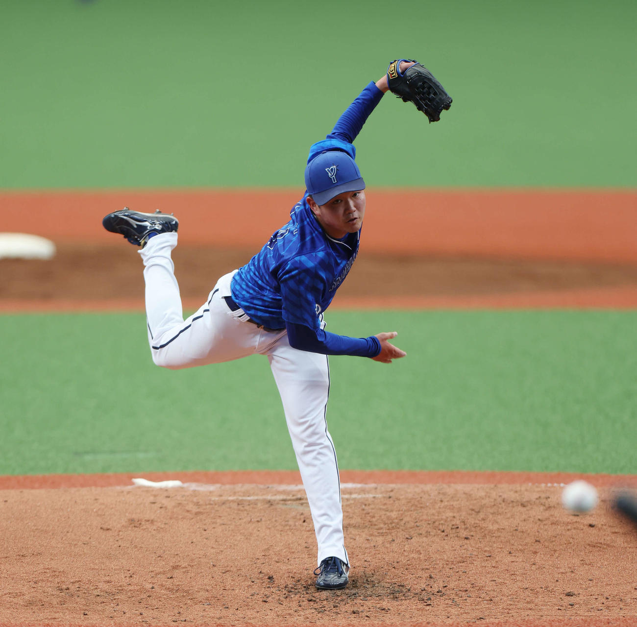 石田裕は西武打線を95球で4安打に抑え初完封勝利を挙げた（撮影・宮地輝）