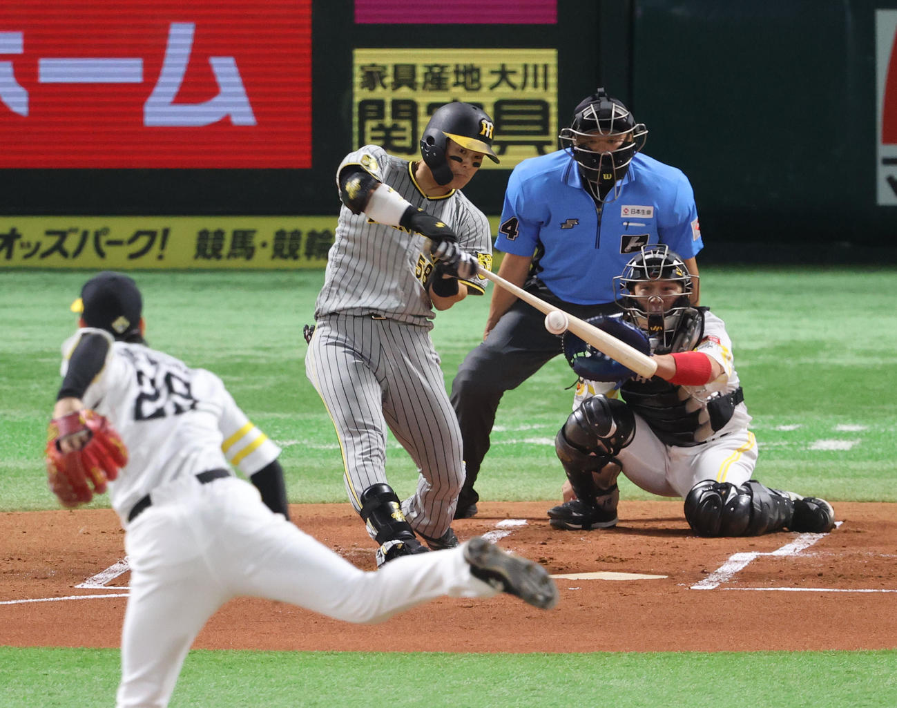 ソフトバンク対阪神　1回表阪神1死満塁、前川は右越えに先制となる満塁本塁打を放つ（撮影・梅根麻紀）