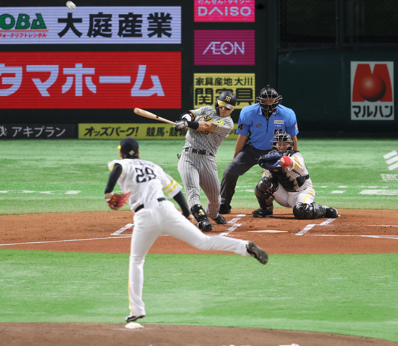 ソフトバンク対阪神　1回表阪神1死満塁、前川は右越えに先制となる満塁本塁打を放つ（撮影・梅根麻紀）