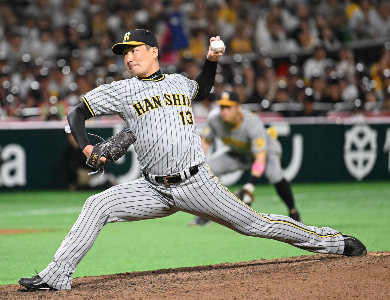 ソフトバンク対阪神　阪神3番手投手・岩崎（撮影・林敢治）