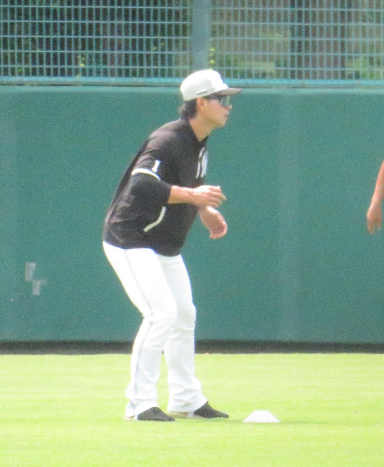 試合前練習を行う藤原（撮影・星夏穂）