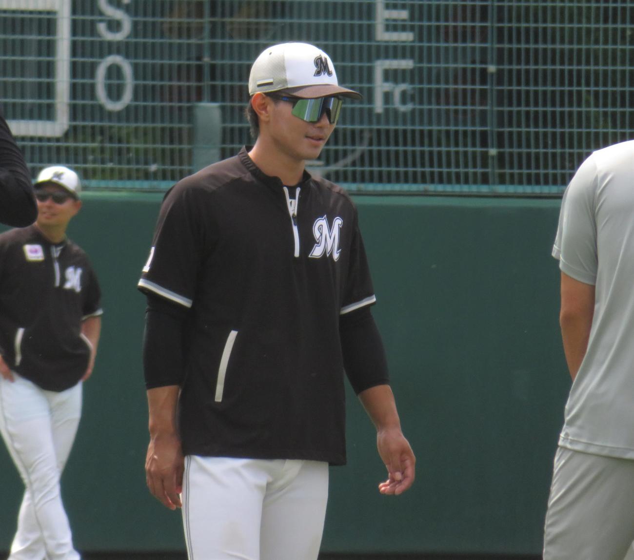 試合前練習を行う藤原（撮影・星夏穂）