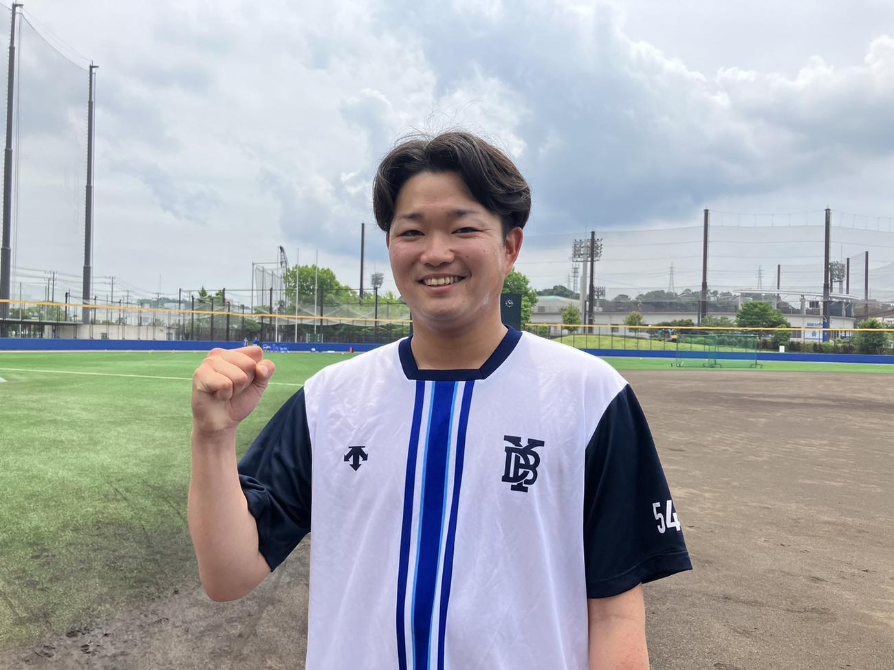 DOCKで行われた投手練習に参加し、リーグ戦再開に向け、意気込むDeNA石田裕（撮影・久保賢吾）