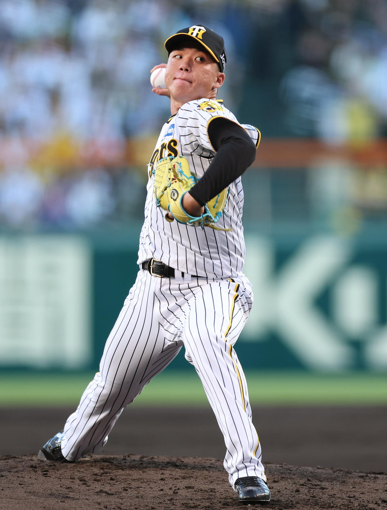 阪神対日本ハム　力投する阪神先発の村上（撮影・前田充）