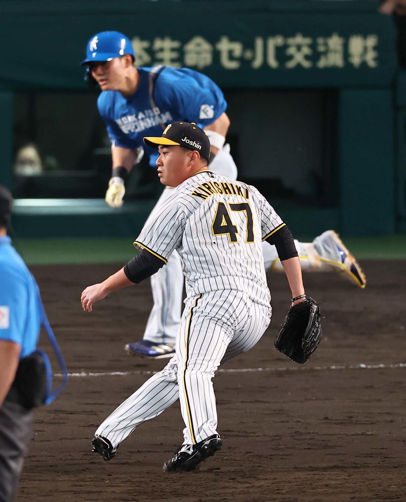 阪神対日本ハム　7回表日本ハム2死二塁、桐敷は清宮に同点適時打を浴びる（撮影・上田博志）