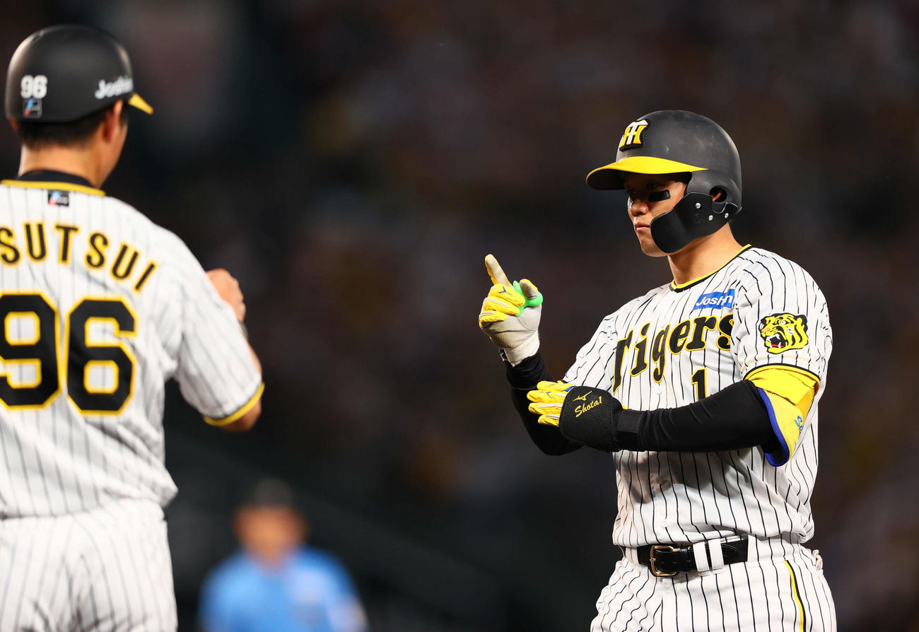 阪神対日本ハム　5回表阪神無死二塁、森下は細野から中前打を放つ（撮影・上山淳一）