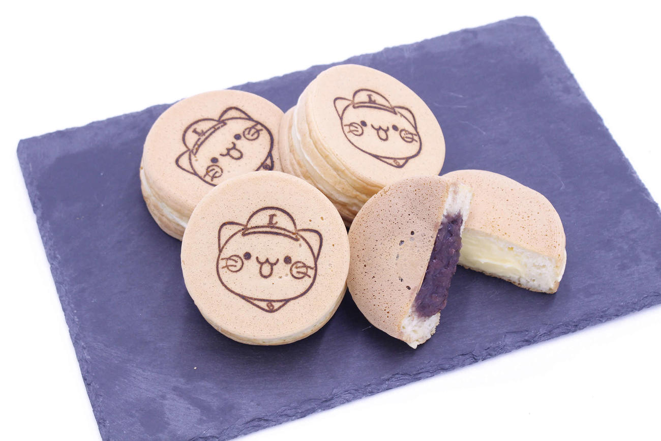 西武が7月19日から21日まで期間限定で販売する「べるーにゃ焼き」（球団提供）
