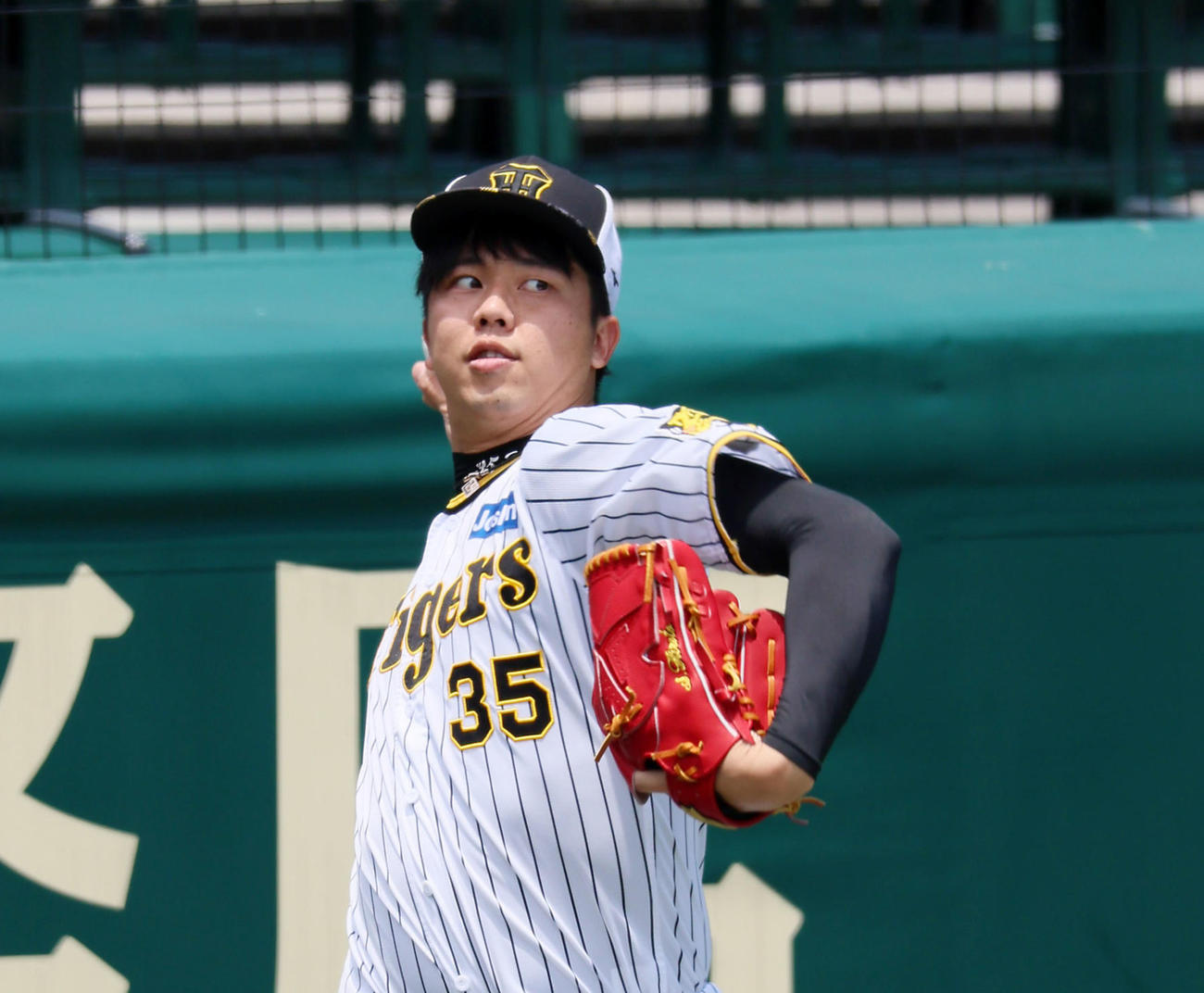 キャッチボールで調整する才木（撮影・加藤哉）