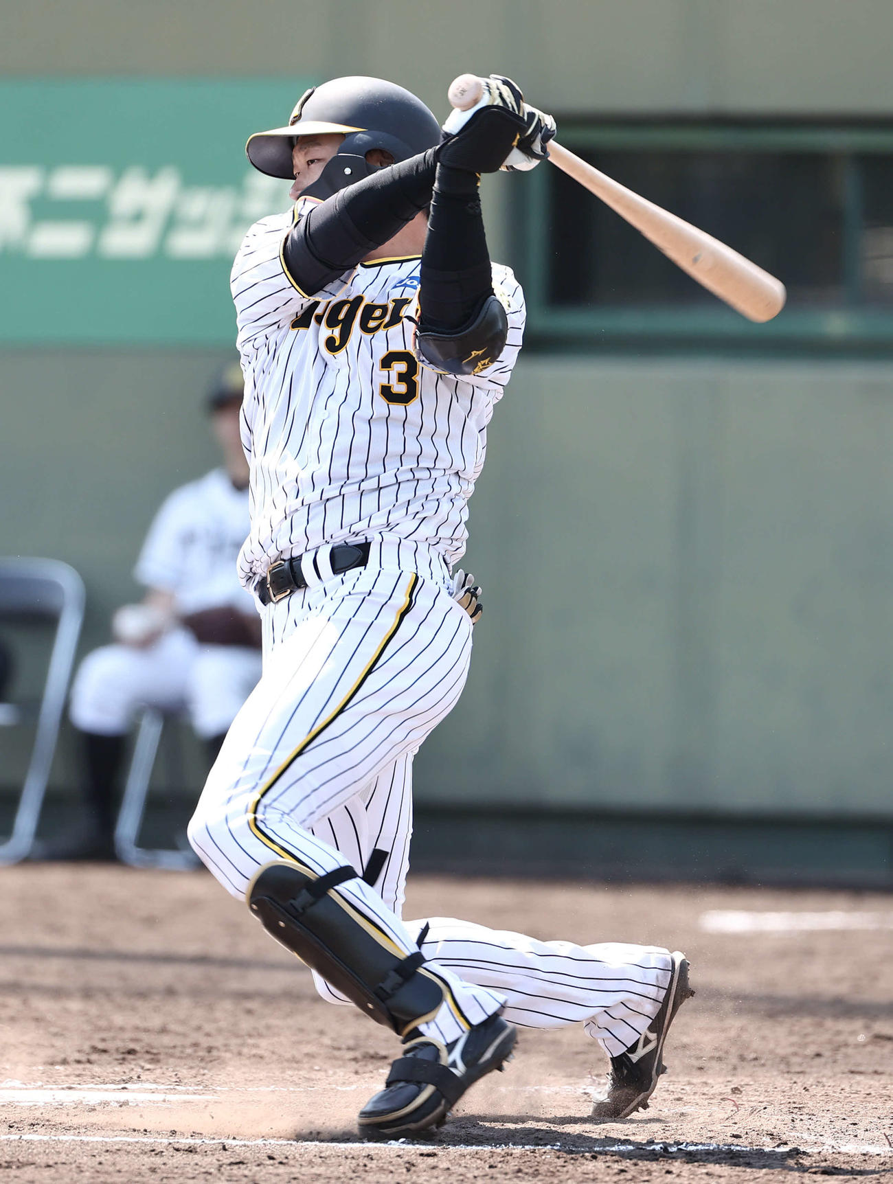 ウエスタンリーグ阪神対ソフトバンク　6回裏阪神1死、大山は三塁へ内野安打を放つ（撮影・西尾就之）