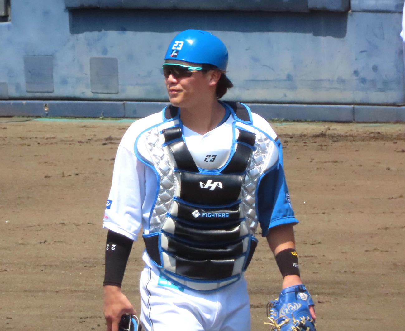 イースタン・リーグ　日本ハム対オイシックス　守備に就く日本ハム伏見（撮影・黒須亮）