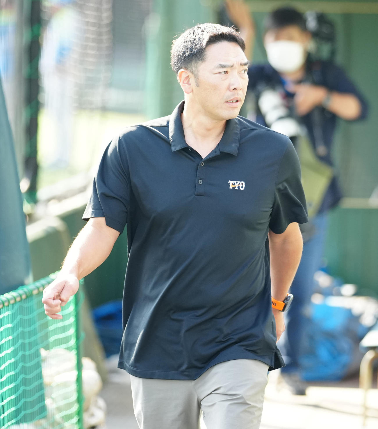 セガサミーとプロ・アマ交流戦を視察後、引き揚げる巨人阿部監督（撮影・江口和貴）