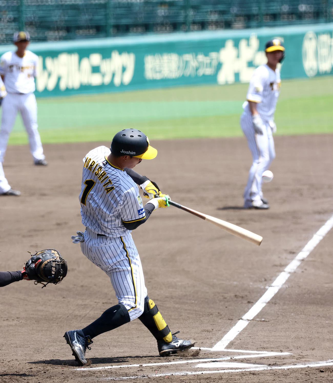 ケース打撃する森下（撮影・上山淳一）