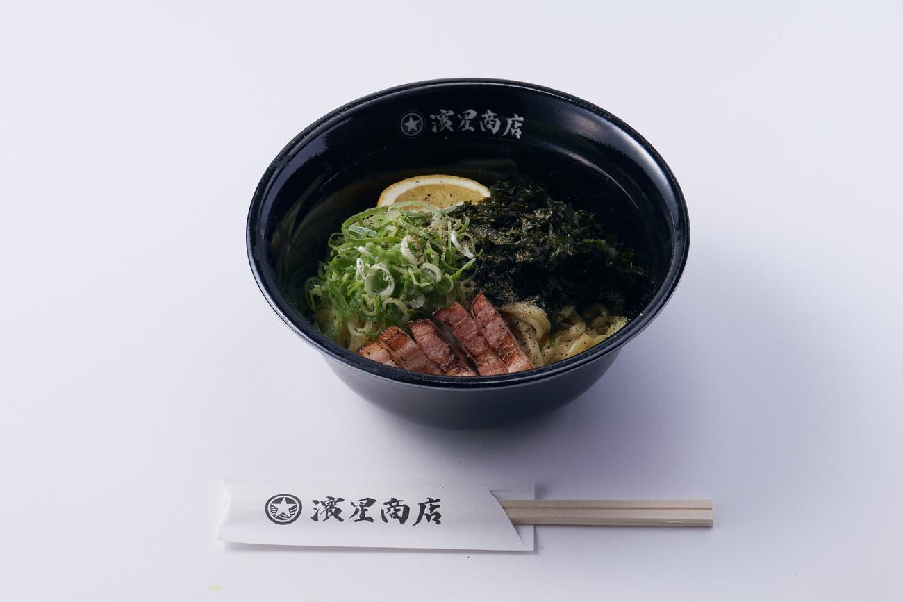 超人気ラーメン店「らぁ麺　飯田商店」とDeNAがコラボして販売する「すたぁ麺」（球団提供）